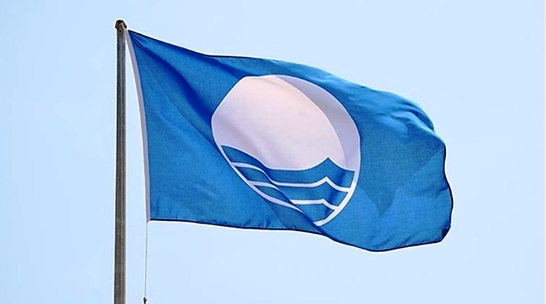 CC lamenta que la pérdida de cuatro banderas azules genere una mala imagen de las playas de Tenerife