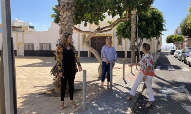 El PP de Telde  solicita el vallado de la plaza Santo Cura de de Ars en Clavellinas