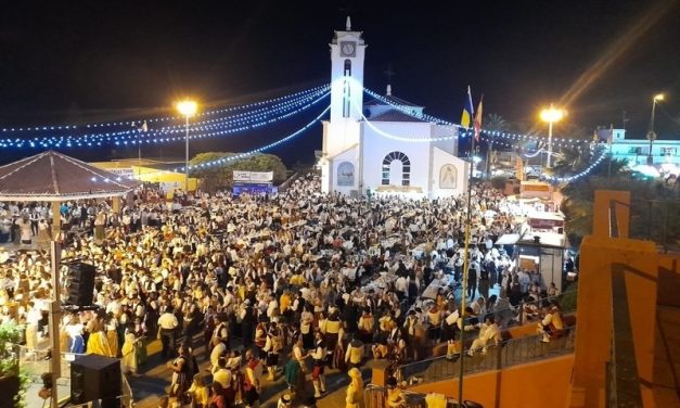 Valle de Guerra celebró su multitudinario Baile de  Magos
