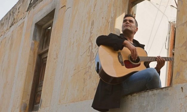 El compositor y cantante  teldense TaxÉ, ofrece un concierto este viernes en el Teatro Real Carlos III de Aranjuez
