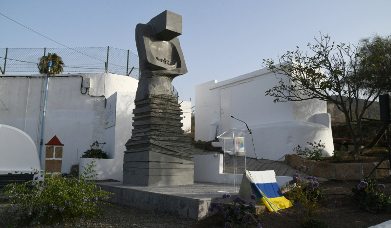 Telde inauguró este viernes la escultura ‘Abrazando la Vida’ en Lomo Magullo