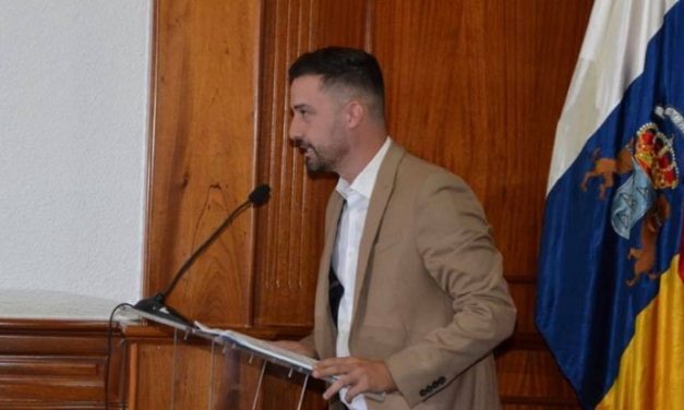 Ciuca cuestiona el futuro de Nueva Canarias en el salón de Plenos de Telde