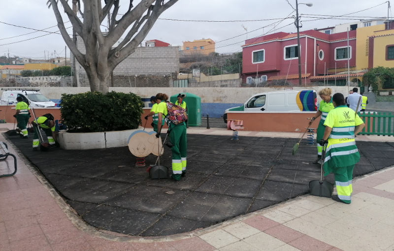 Zafarrancho de limpieza en el barrio de Caserones Bajos, (Telde)