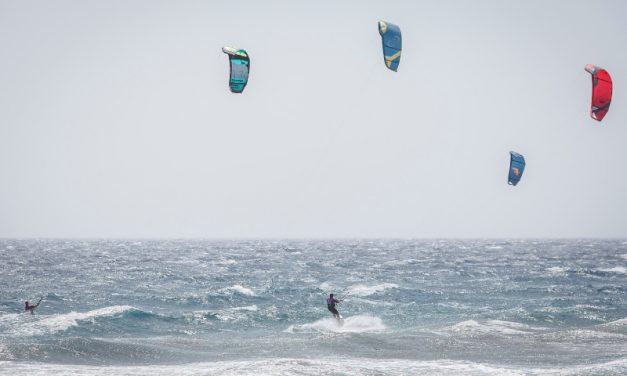 La playa de Vargas (Agüimes), acoge este fin de semana un nuevo festival de viento, olas y kitesurf