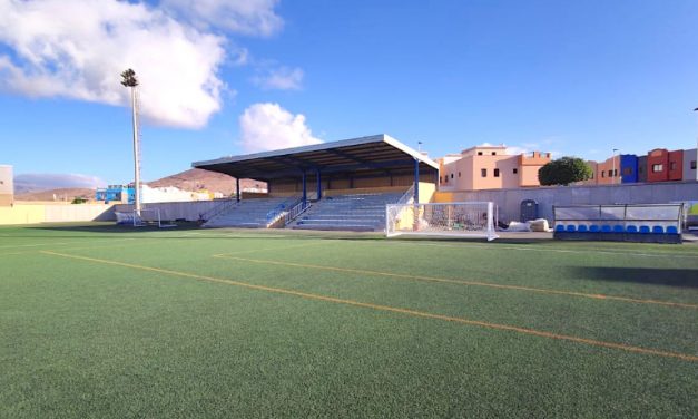Agüimes realiza obras de mejora en el campo de fútbol de la Playa de Arinaga