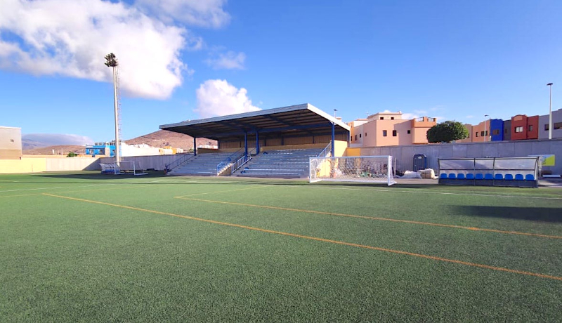 Agüimes realiza obras de mejora en el campo de fútbol de la Playa de Arinaga