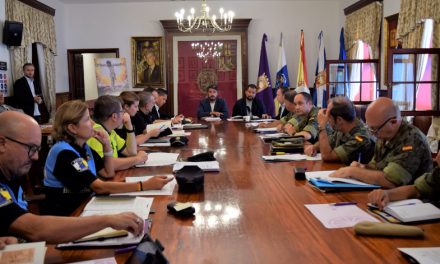 Reunión de coordinación para garantizar la seguridad en las Fiestas del Cristo en La Laguna