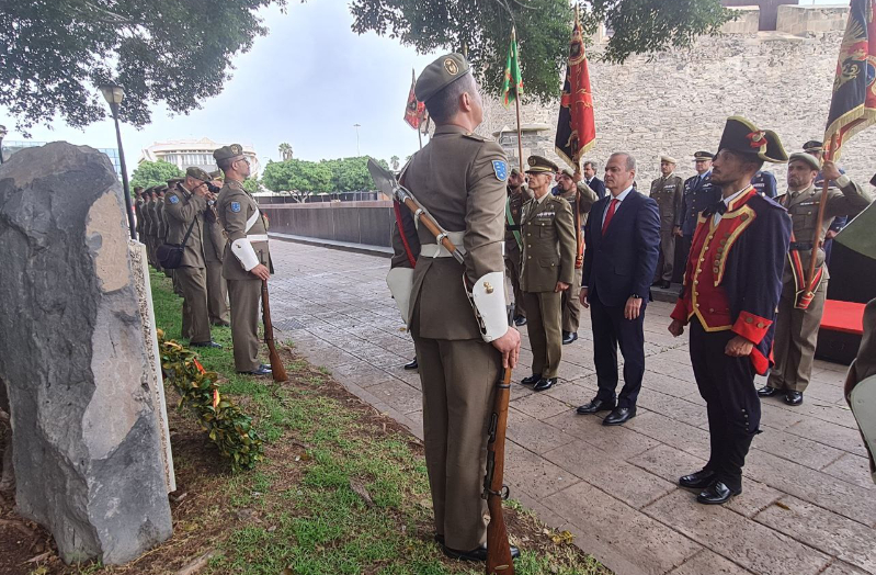 Las Palmas celebra el 427 aniversario de la Batalla de La Naval con un homenaje a los caídos en los jardines del Castillo de la Luz 