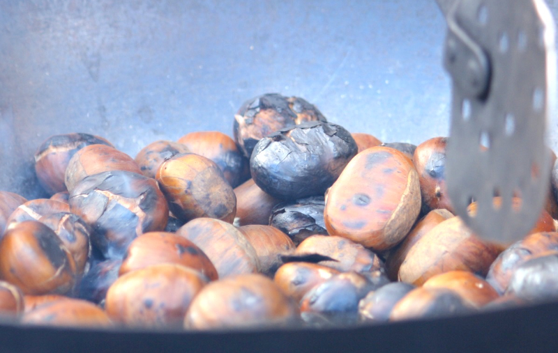 Castañas, piñas asadas y dulces típicos para celebrar los Finaos en Agüimes