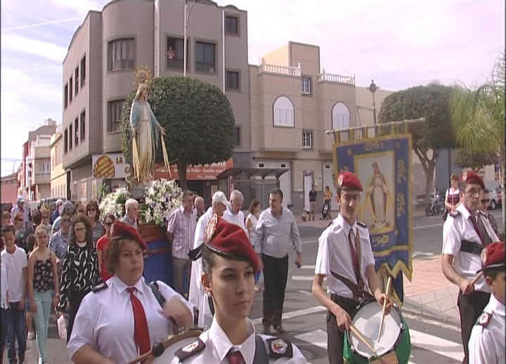 <strong>El Cruce de Arinaga celebra las fiestas de La Milagrosa con música, bailes y folklore</strong>