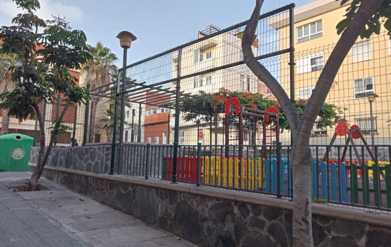 Las Palmas culmina el cerramiento de la Plaza Padres Palotinos de La Isleta