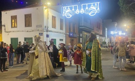 La Aldea de San Nicolás vuelve a acoger con éxito la representación del Auto de Reyes Magos en La Alameda