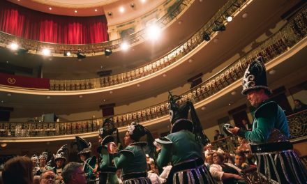 <strong>Bambones, Joroperos y Las Valkirias presentan sus fantasías de Carnaval en el Teatro Leal de La Laguna</strong>