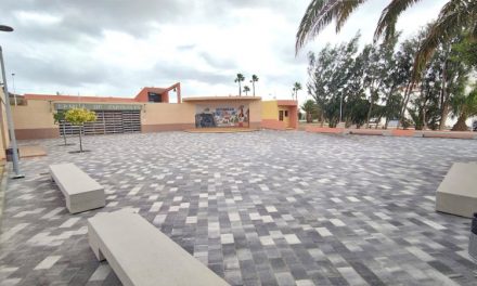 Los barrios de La Banda y Los Espinales de Agüimes ya lucen sus plazas recién renovadas