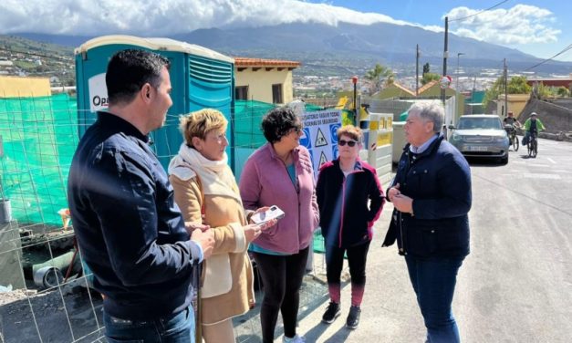 García Leal visita con los vecinos de Los Barros la obra del nuevo Centro Ciudadano