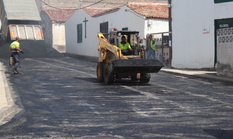 Arico  continúa con el plan de inversiones y adjudica la repavimentación de calles en La Cisnera, El Río e Icor