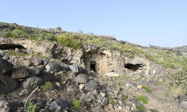 El  vecino de Telde, Bentejuí Motas, compra una finca junto a Tara, con varias cuevas que podrían ser prehispánicas
