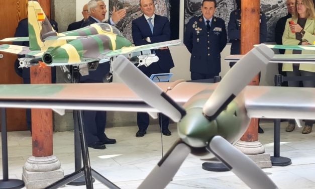 Hidalgo inaugura una exposición que recorre los entresijos históricos de la Aviación Militar en España 
