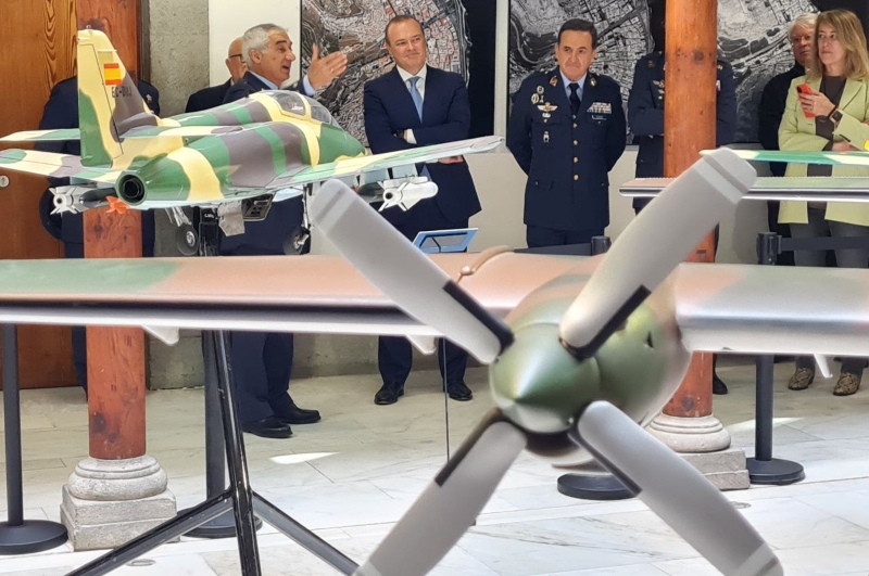 Hidalgo inaugura una exposición que recorre los entresijos históricos de la Aviación Militar en España 