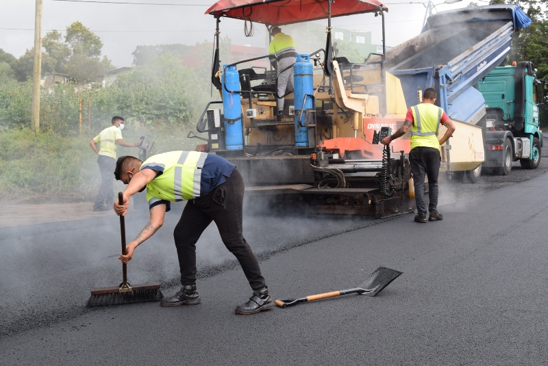 La Laguna inicia los trabajos de reasfaltado de la calle Las Viñas, en Valle Tabares