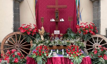 La Laguna vive el Día de la Cruz con una ofrenda de todas las romerías del municipio a la Cruz de San Benito 