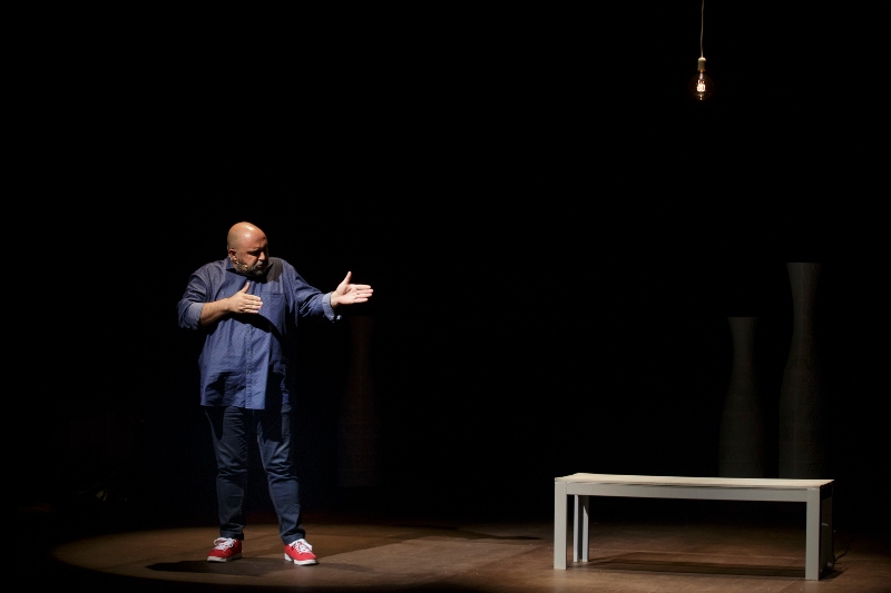 Félix Albo mezcla la muerte con el humor y la ternura en el Teatro Cruce de Arinaga