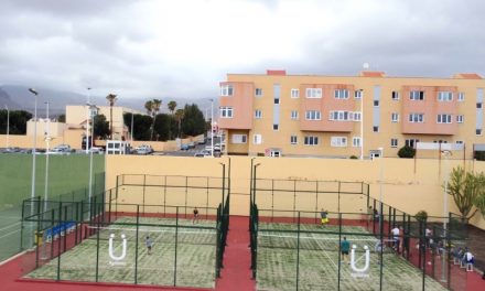 La Ciudad Deportiva del Cruce de Arinaga estrena nuevas pistas de pádel