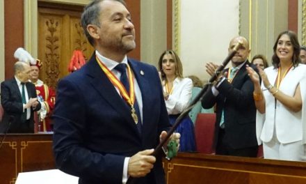 Santa Cruz constituye su Ayuntamiento y proclama alcalde a José Manuel Bermúdez