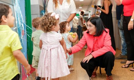 La alcaldesa Darias reafirma el compromiso con la educación infantil de 0 a 3 años 