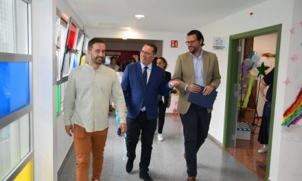 Poli Suárez inicia sus visitas por los centros educativos de Canarias en las Escuelas Infantiles de Telde