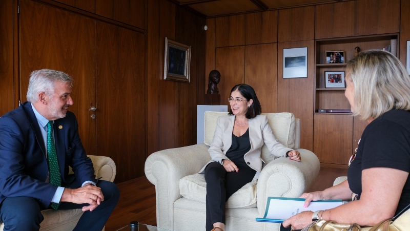 La alcaldesa de Las Palmas mantiene un encuentro con el rector de la ULPGC 