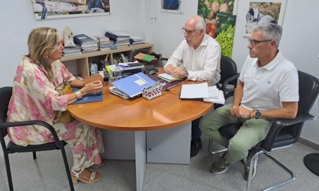María Calderín se reúne con el consejero de Sector Primario del Cabildo de Gran Canaria
