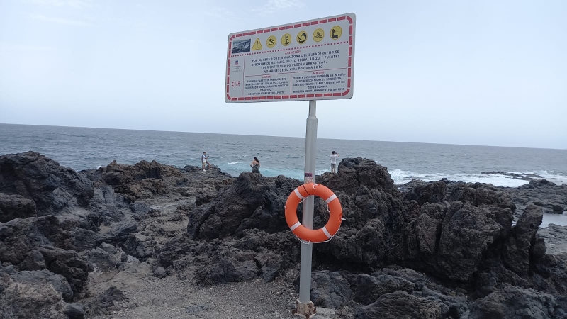 Playas repone el salvavidas en El Bufadero de La Garita (Telde)