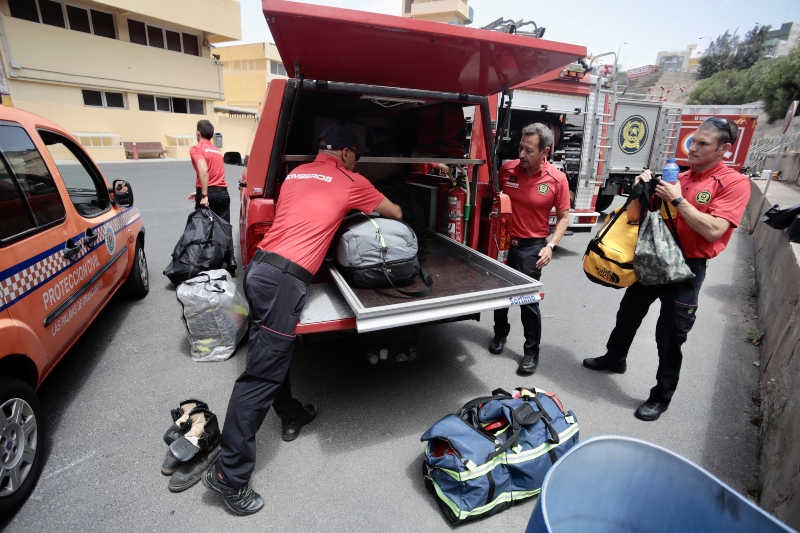 Bomberos y Protección Civil de Las Palmas de Gran Canaria parten hacia Tenerife