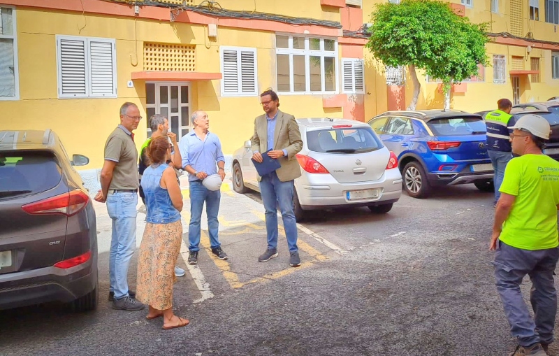 Sergio Ramos  se compromete con  los vecinos de San José de Las Longueras a rehabilitar sus viviendasde sus viviendas