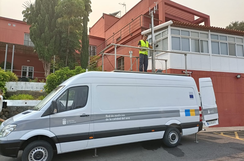 La unidad móvil de medición de la calidad del aire llega a Tenerife