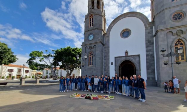 El Rocasa Gran Canaria visitó este jueves la Basílica San Juan para realizar una ofrenda al Cristo de Telde