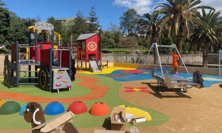 Santa Cruz reabre la zona infantil del parque La Granja tras finalizar su renovación