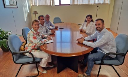 El alcalde de Telde da la bienvenida a la ciudad a los miembros de Rotary Club
