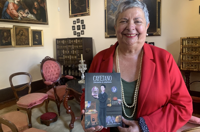 Milagros Álvarez presenta en La Laguna su novela gráfica sobre la vida del coleccionista Cayetano Gómez Felipe 