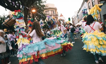 El desfile de la Pandorga y los Caballitos de Fuego teñirán de color las calles de La Laguna 