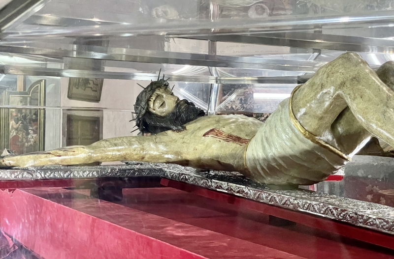 Mañana regresa el  Santo Cristo de Telde a su hornacina del Altar Mayor de la Basílica de San Juan