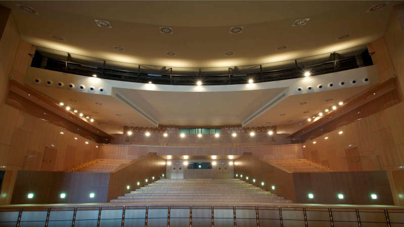 Cerca de treinta espectáculos de música, teatro y danza completan la programación de los teatros municipales.