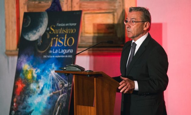 Paulino Rivero rememora los orígenes del CD Tenerife vinculados al Cristo de La Laguna en su pregón