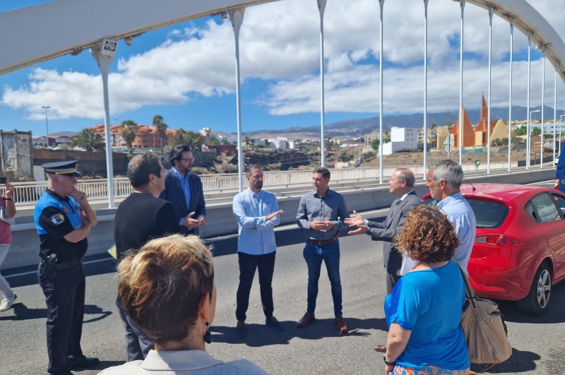 Ayuntamiento y Cabildo acuerdan firmar un convenio para desbloquear la culminación del viaducto de Las Longueras