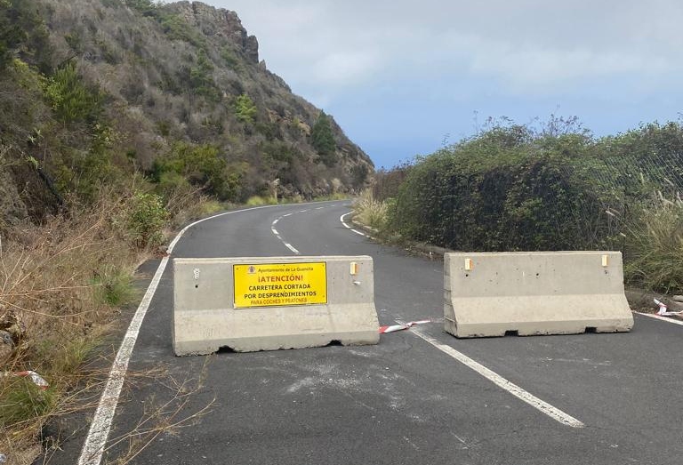 CC de La Guancha denuncia que la carretera del Roque sigue cerrada un año después del derrumbe