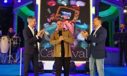 Arón Morales Pérez firma el cartel del Carnaval 2024 de Santa Cruz de Tenerife