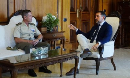El alcalde recibe al nuevo general de división Jefe de Estado Mayor del Mando de Canarias