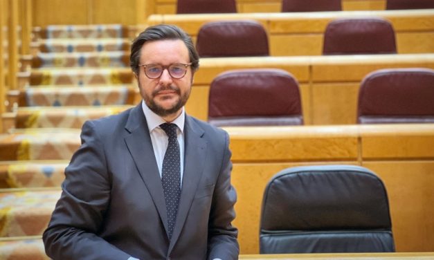 Sergio Ramos (PP) pide al Gobierno de España que aclare la situación de los inmigrantes alojados en una nave de Salinetas