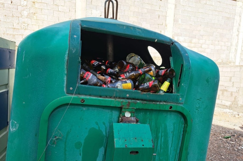 Pésimo reciclaje en San Gregorio (Telde)
